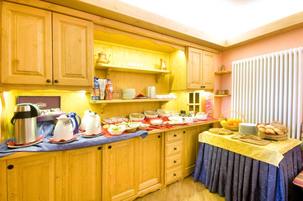 Villa Chalet Dei Rododendri à Valdisotto Extérieur photo